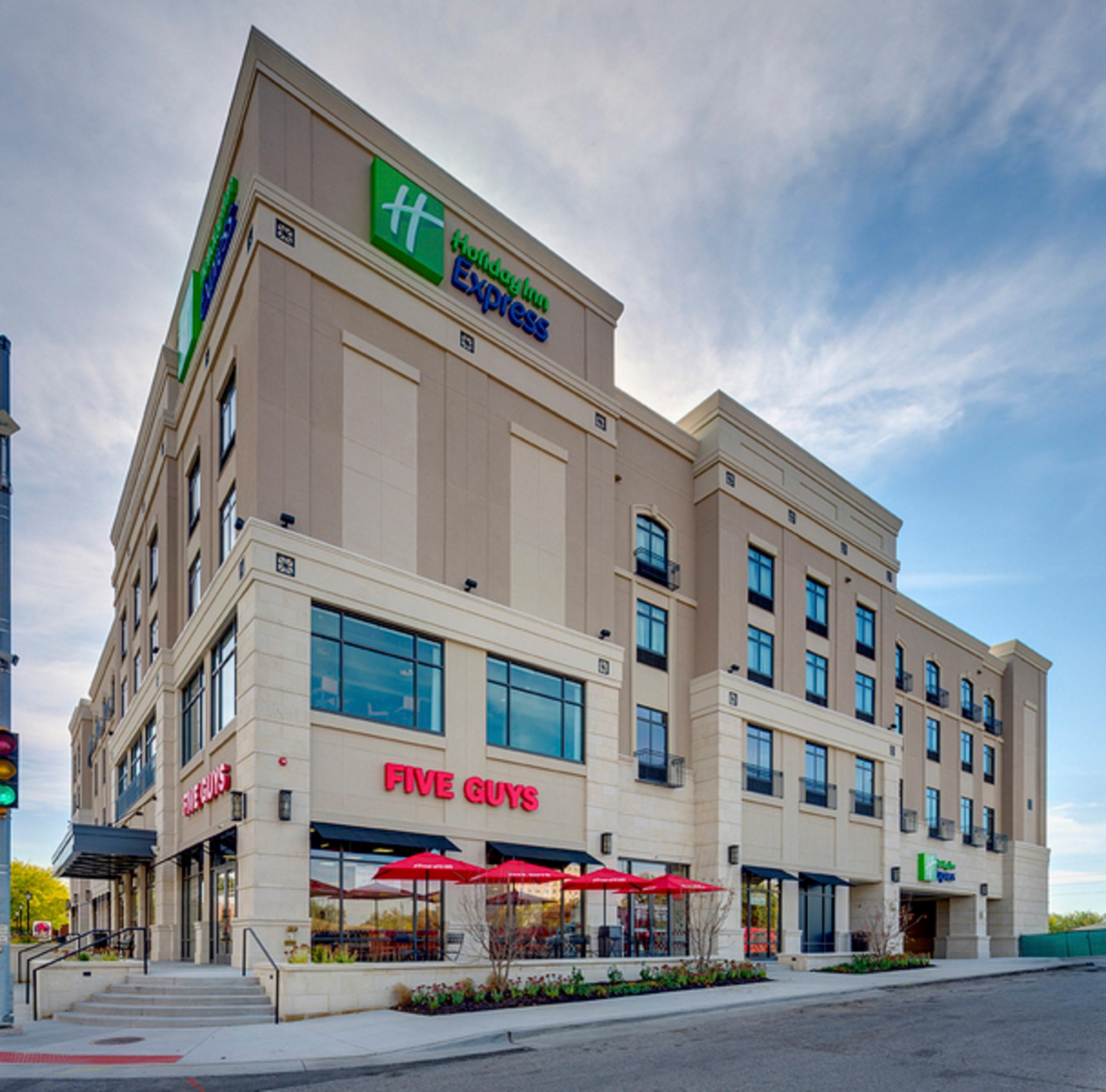 Holiday Inn Express & Suites - Kansas City Ku Medical Center By Ihg Exterior photo