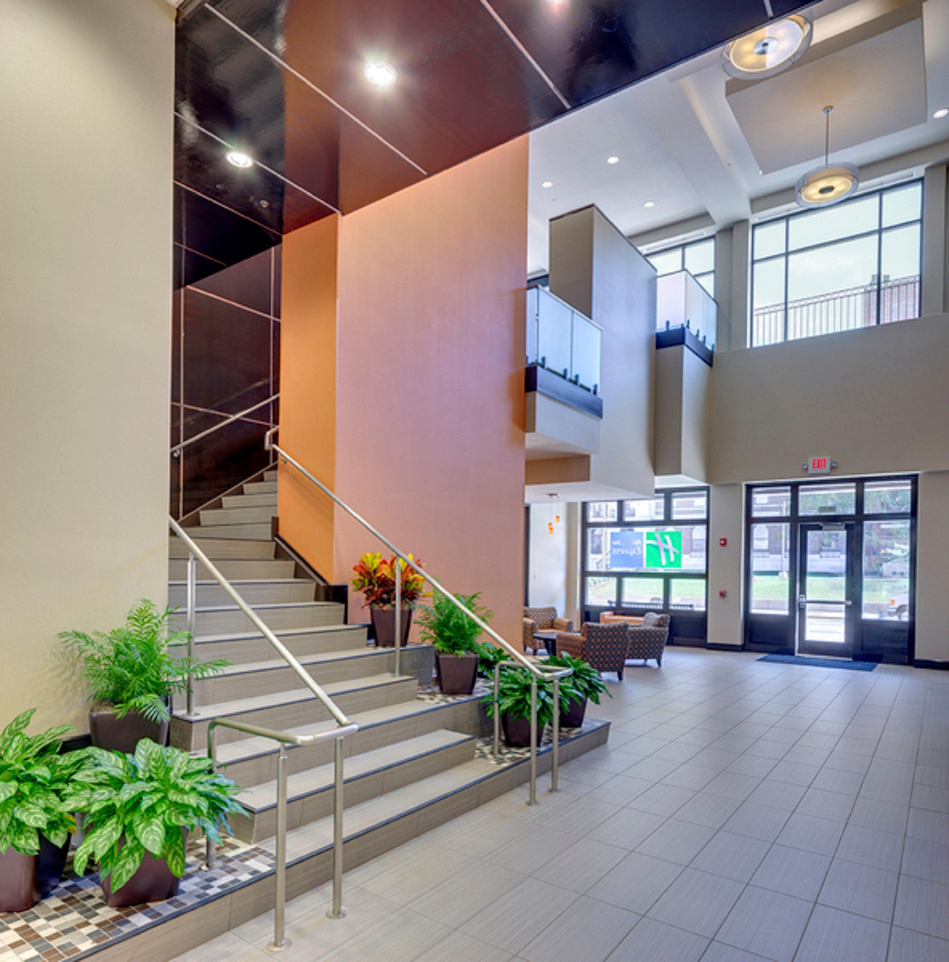 Holiday Inn Express & Suites - Kansas City Ku Medical Center By Ihg Exterior photo