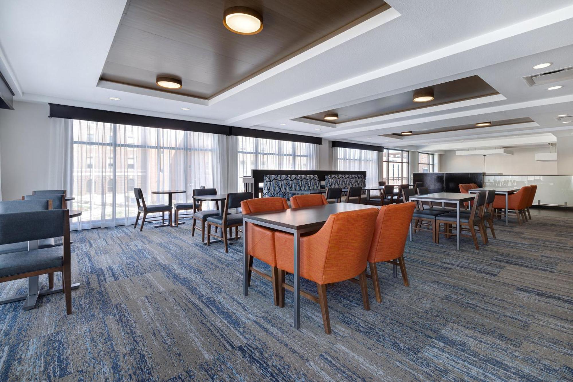 Holiday Inn Express & Suites - Kansas City Ku Medical Center By Ihg Exterior photo
