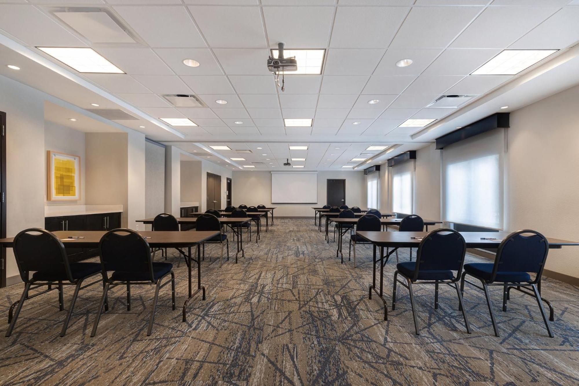 Holiday Inn Express & Suites - Kansas City Ku Medical Center By Ihg Exterior photo